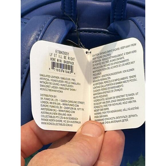 Universal E.T. The Extra-Terrestrial Loungefly Mini Backpack Glows in the Dark - Picture 13 of 13